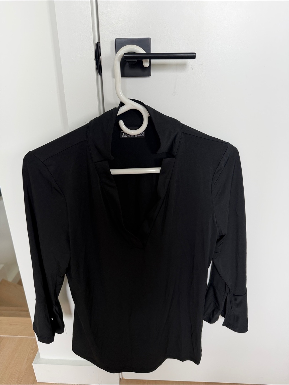 New York & Company Black V-Neck Tunic Top